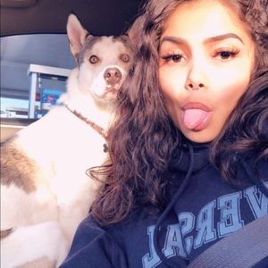 Meet your Posher, Kendra